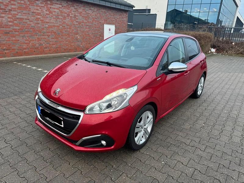 Gebraucht Peugeot 208 Allure 99 PS (72 kW) 2017 Rot Kleinwagen