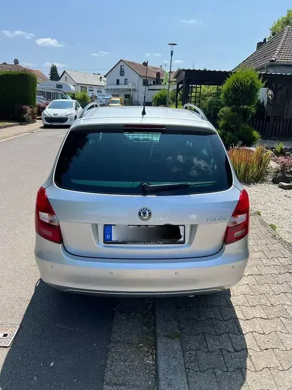 Gebraucht Skoda Fabia Family 70 PS (51 kW) 2013 Silber Kombi