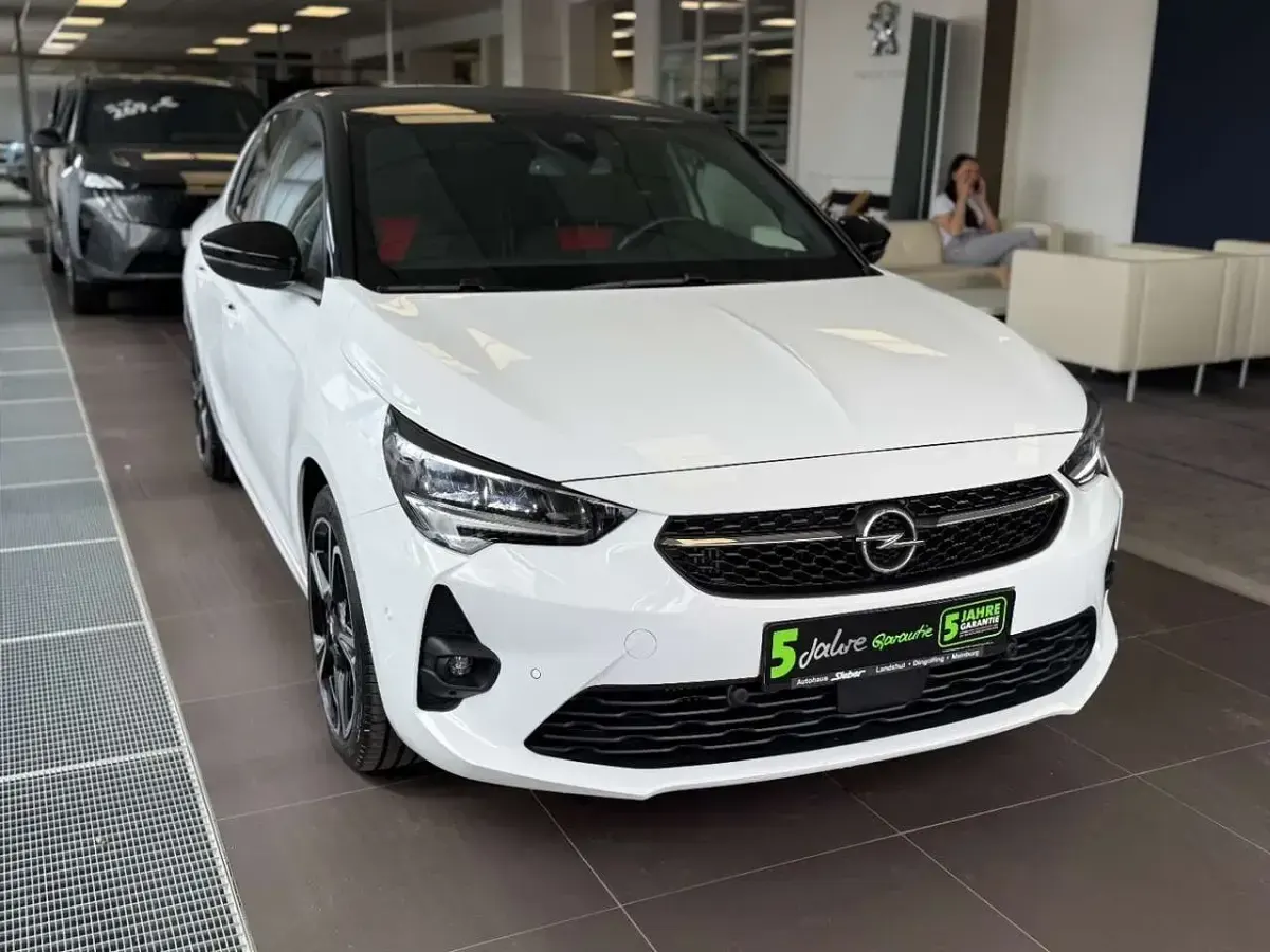 Gebraucht Opel Corsa GS Line 101 PS (74 kW) 2023 Jade weiss/arktis weiss Kleinwagen