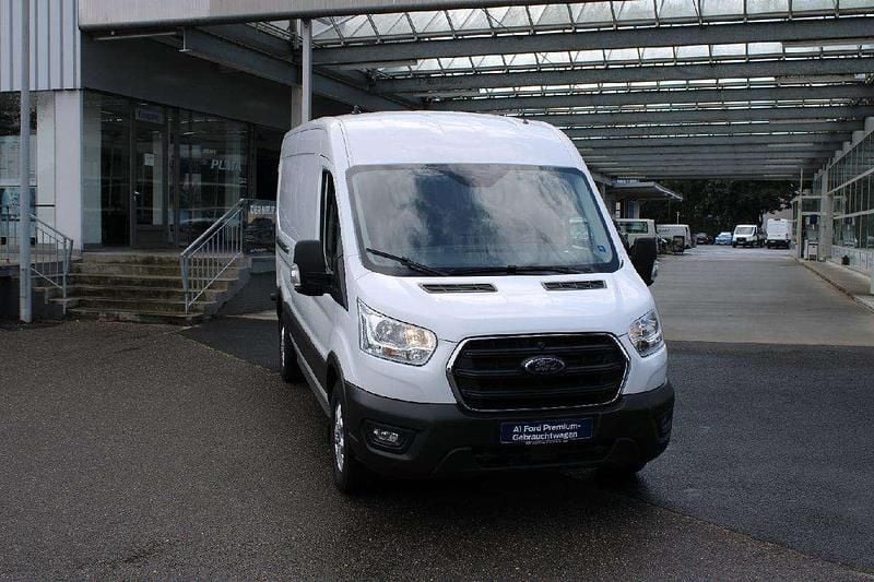 Gebraucht Ford Transit Trend 170 PS (125 kW) 2021 Frostweiß Van / Kleinbus