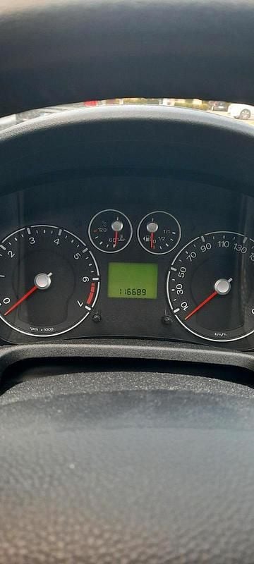 Silber Gebraucht 2007 Ford Fiesta Kleinwagen | 3.350 € (Teuer) - Bild 1/4