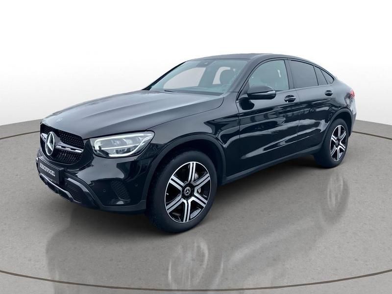 Gebraucht Mercedes GLC300e Night 320 PS (235 kW) 2021 Schwarz Limousine