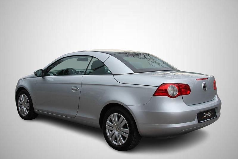 Gebraucht VW Eos 122 PS (89 kW) 2010 Silber Cabrio
