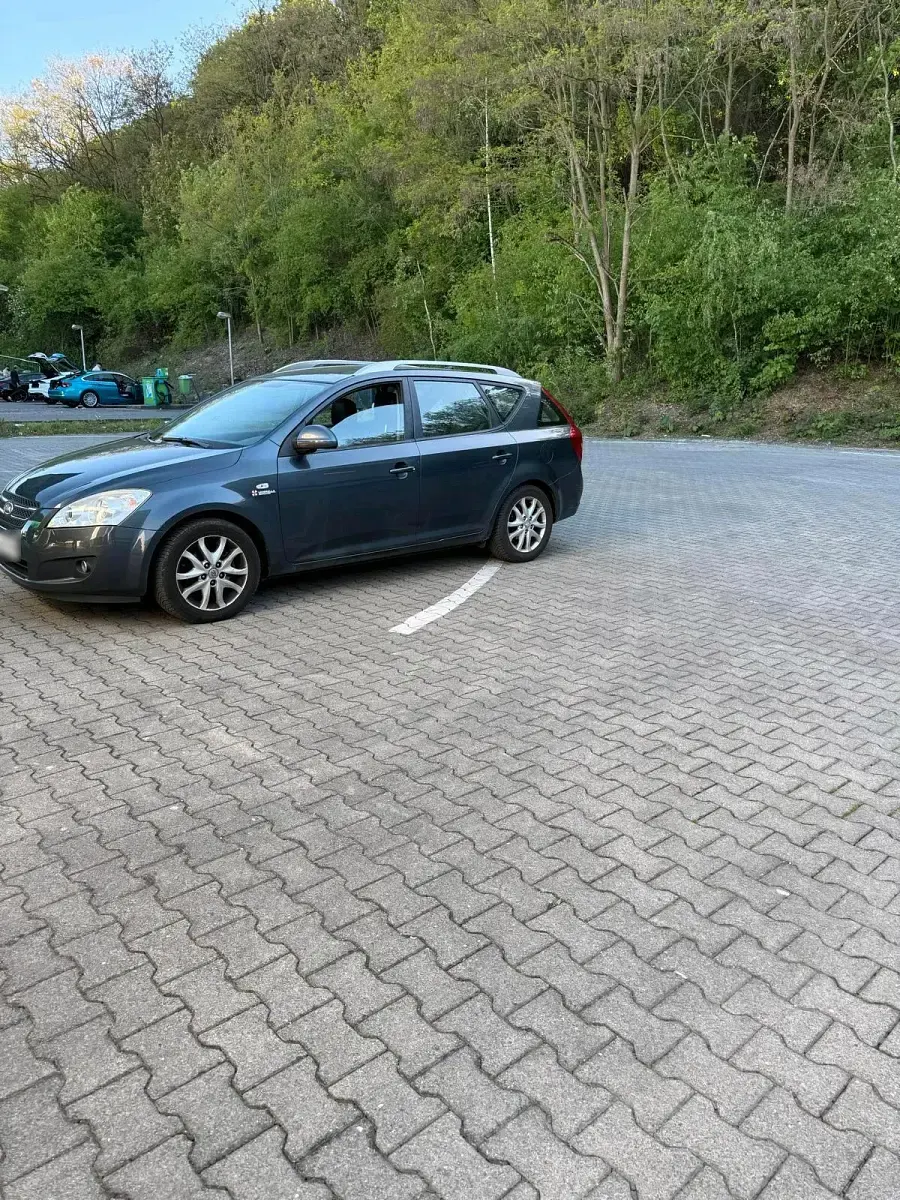 Second-hand Kia Ceed 110 CP (80 kW) 2008 Gri Hatchback