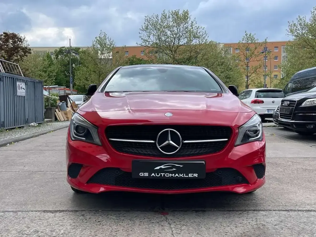 Gebraucht Mercedes CLA200 156 PS (114 kW) 2016 Jupiterrot uni Kombi