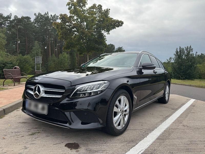 Schwarz Gebraucht 2019 Mercedes C200 Kombi | 21.990 € (Fairer Preis) - Bild 1/4
