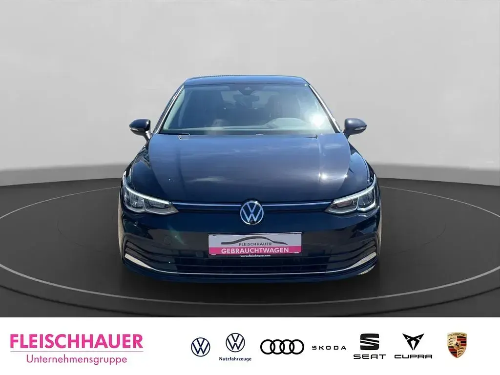Second-hand VW Golf VIII Move 116 CP (85 kW) 2023 Negru Berlinǎ