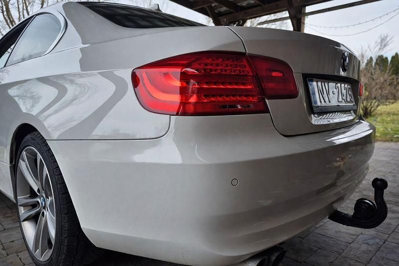 Używany BMW 330 Exclusive 245 KM (180 kW) 2013 Biały Coupe