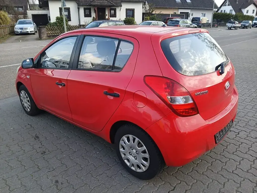 Gebraucht Hyundai i20 Active 77 PS (56 kW) 2010 Rot Kleinwagen