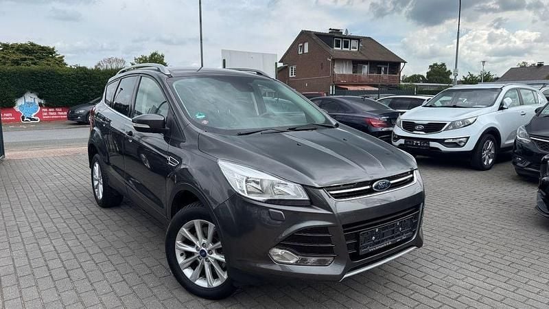 Magneticgrau (metallic) Gebraucht 2016 Ford Kuga Titanium SUV | 9.999 € (Fairer Preis) - Bild 1/4