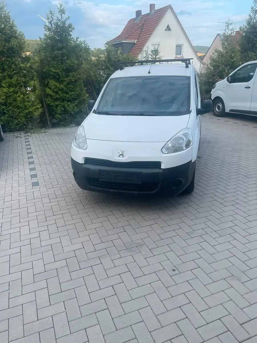 Gebraucht Peugeot Partner 75 PS (55 kW) 2013 Weiß Van / Kleinbus