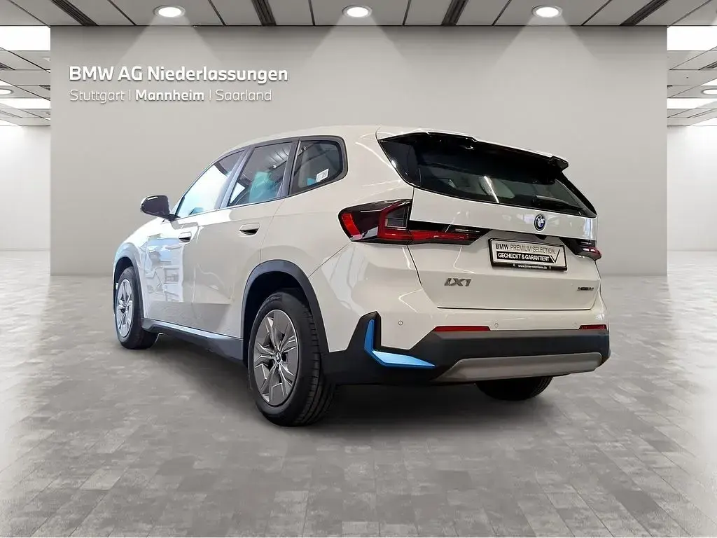 Gebraucht BMW iX1 Performance 200 kW (272 PS) 2023 Weiß SUV