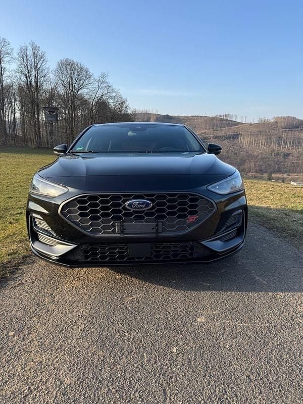 Gebraucht Ford Focus ST 280 PS (205 kW) 2024 Schwarz Limousine