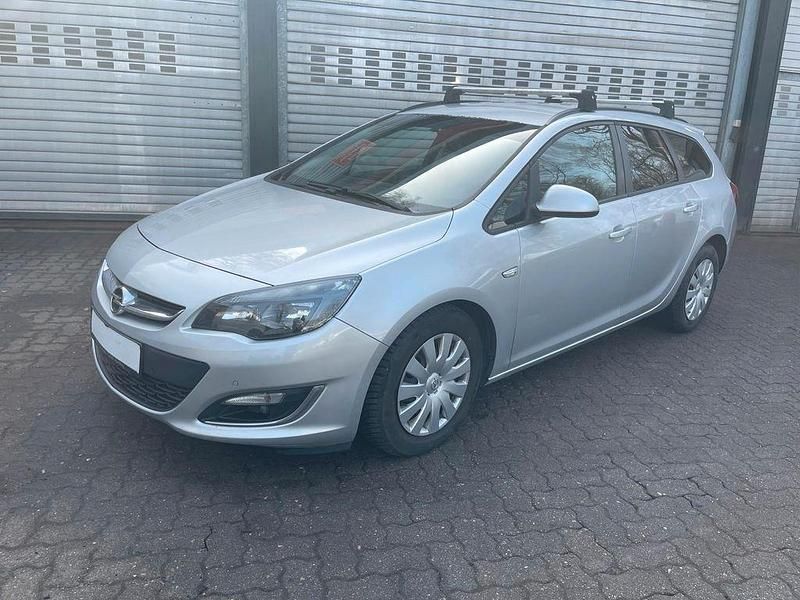 Gebraucht Opel Astra Edition 110 PS (80 kW) 2013 Silber Kombi