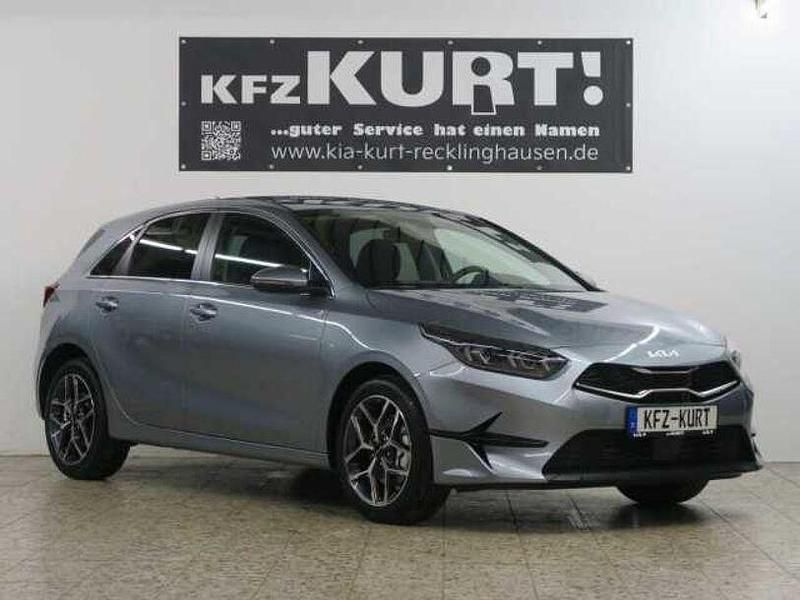 Neu Kia Ceed Style 140 PS (102 kW) 2025 Silber Kleinwagen