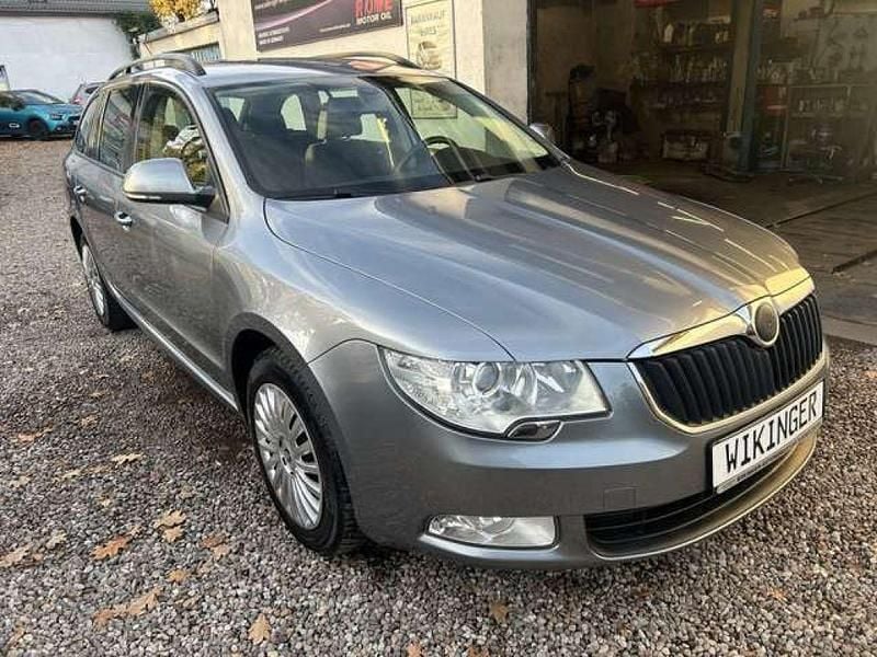 Gebraucht Skoda Superb Active 160 PS (117 kW) 2011 Platingrau metallic (metallic) Kombi