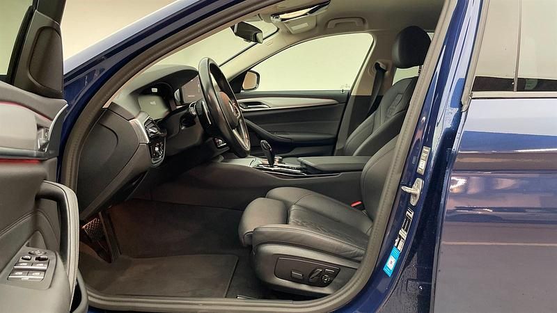 Gebraucht BMW 520 Efficient Dynamics 190 PS (139 kW) 2022 Phytonicblau Kombi