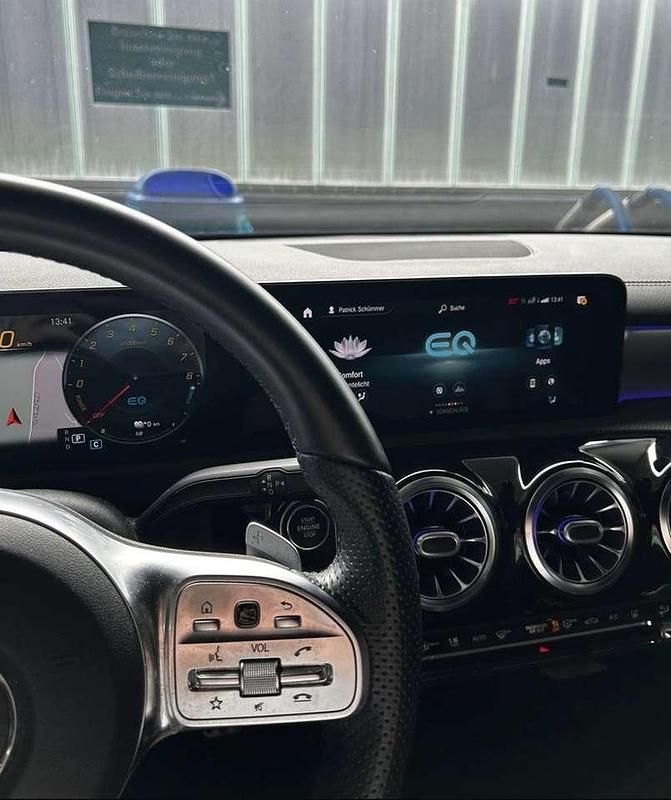 Gebraucht Mercedes A250 Edition 160 PS (117 kW) 2020 Schwarz Limousine