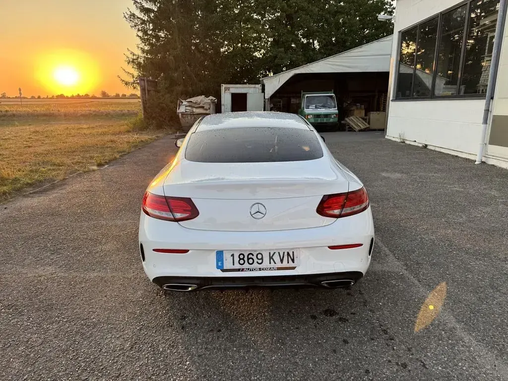 Gebraucht Mercedes 300 AMG 245 PS (180 kW) 2017 Weiß Coupé