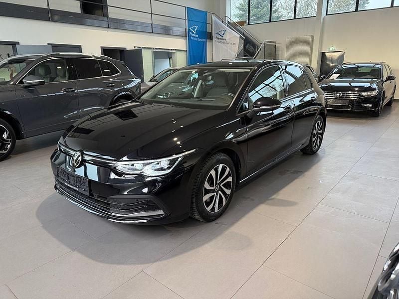 Gebraucht VW Golf VIII Active 150 PS (110 kW) 2022 Schwarz Limousine