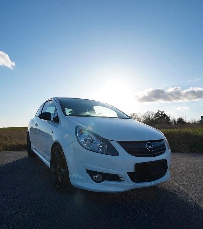 Gebraucht Opel Corsa Edition 90 PS (66 kW) 2008 Weiß Kleinwagen