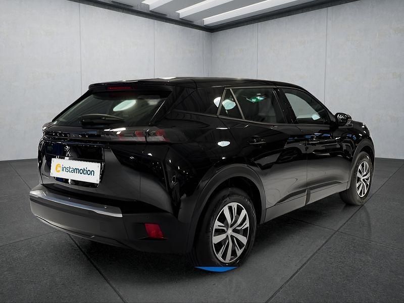 Gebraucht Peugeot e-2008 Active 100 kW (136 PS) 2023 Schwarz SUV