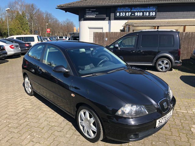 Schwarz Gebraucht 2005 Seat Ibiza Stella Limousine | 1.490 € (Fairer Preis) - Bild 1/4