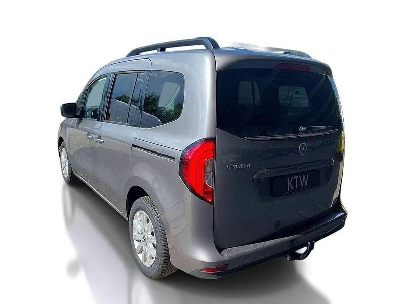 Gebraucht Mercedes 180 116 PS (85 kW) 2024 Chromitgrau Limousine