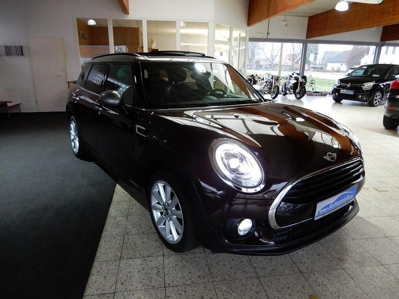 Gebraucht Mini Cooper Clubman 136 PS (100 kW) 2017 Pure burgundy metallic (metallic) Kombi