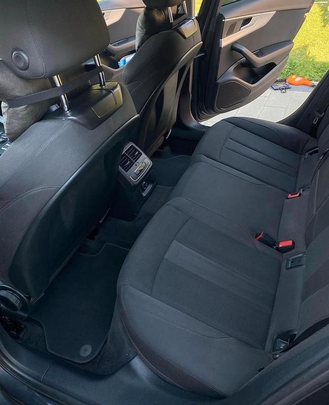 Gebraucht Audi A4 Design 150 PS (110 kW) 2018 Andere farben Kombi