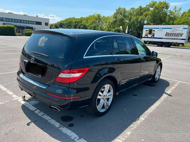 Usata Mercedes R350 265 CV (194 kW) 2012 Nero Monovolume