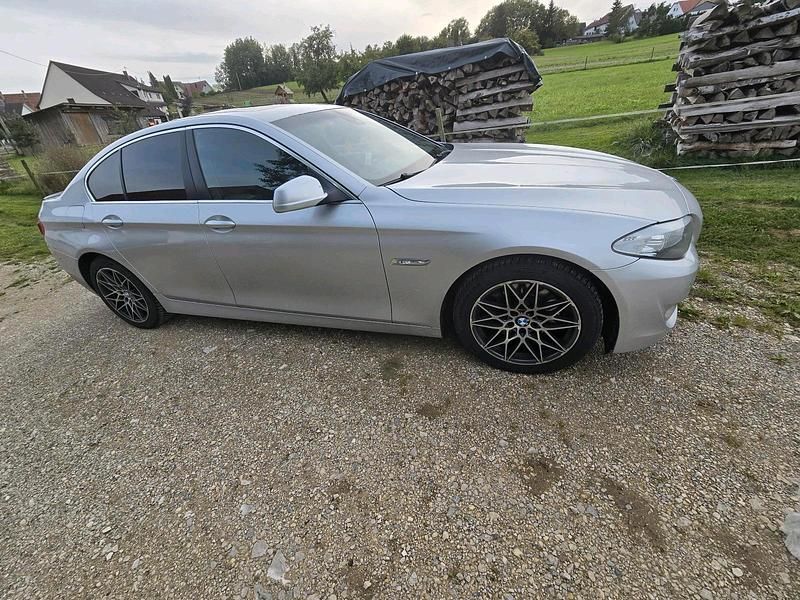 Gebraucht BMW 525 204 PS (150 kW) 2010 Silber Limousine
