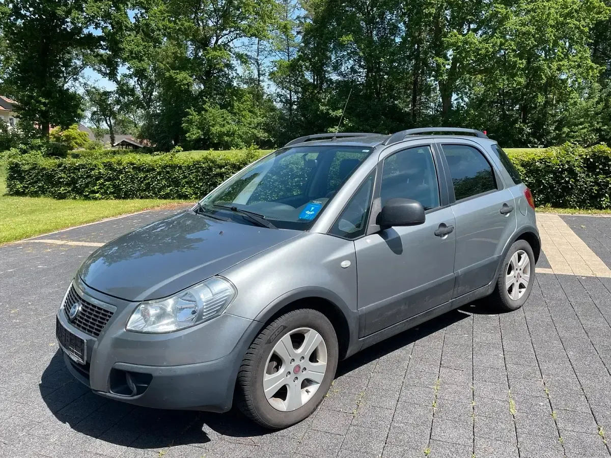 Gebraucht Fiat Sedici 107 PS (78 kW) 2008 Grau SUV