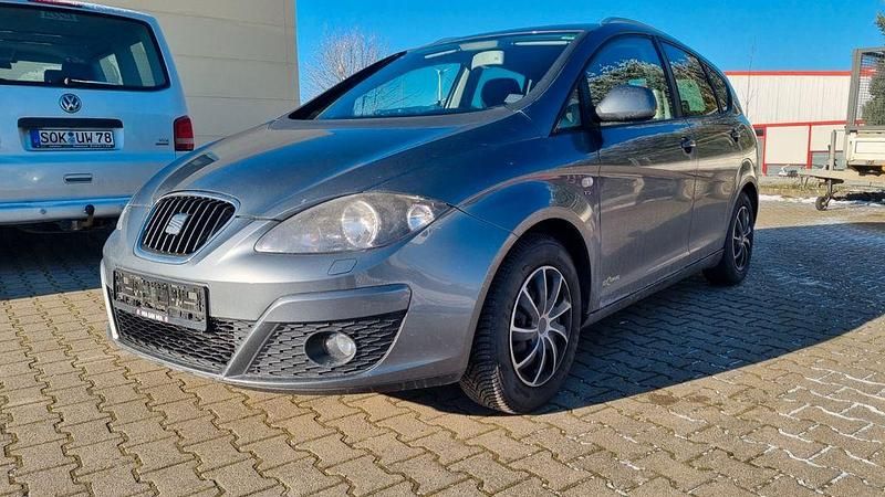 Grau Gebraucht 2014 Seat Altea XL Copa Van / Kleinbus | 3.599 € (Guter Preis) - Bild 1/4