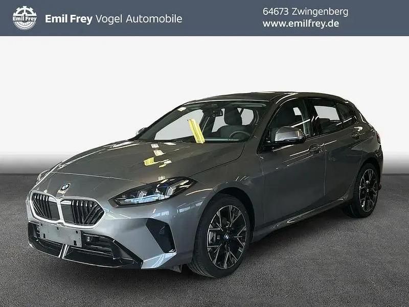 Grau Neu 2025 BMW 120 Basis Kleinwagen | 35.490 € (Fairer Preis) - Bild 1/3