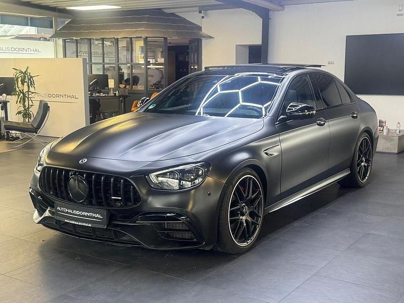 Grau Gebraucht 2021 Mercedes E63S AMG AMG Limousine | 86.999 € - Bild 1/4