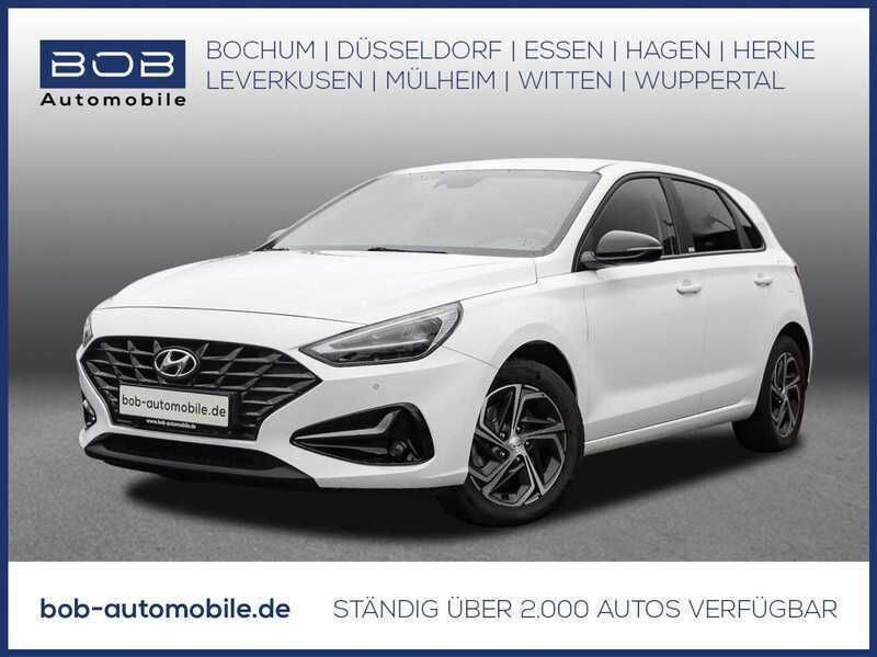 Polar white (weiß) Gebraucht 2020 Hyundai i30 Intro Edition Limousine | 18.188 € - Bild 1/3