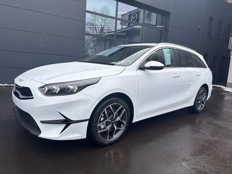 Weiß Neu 2025 Kia Ceed Sportswagon 4 Kombi | 25.669 € (Superpreis) - Bild 1/4