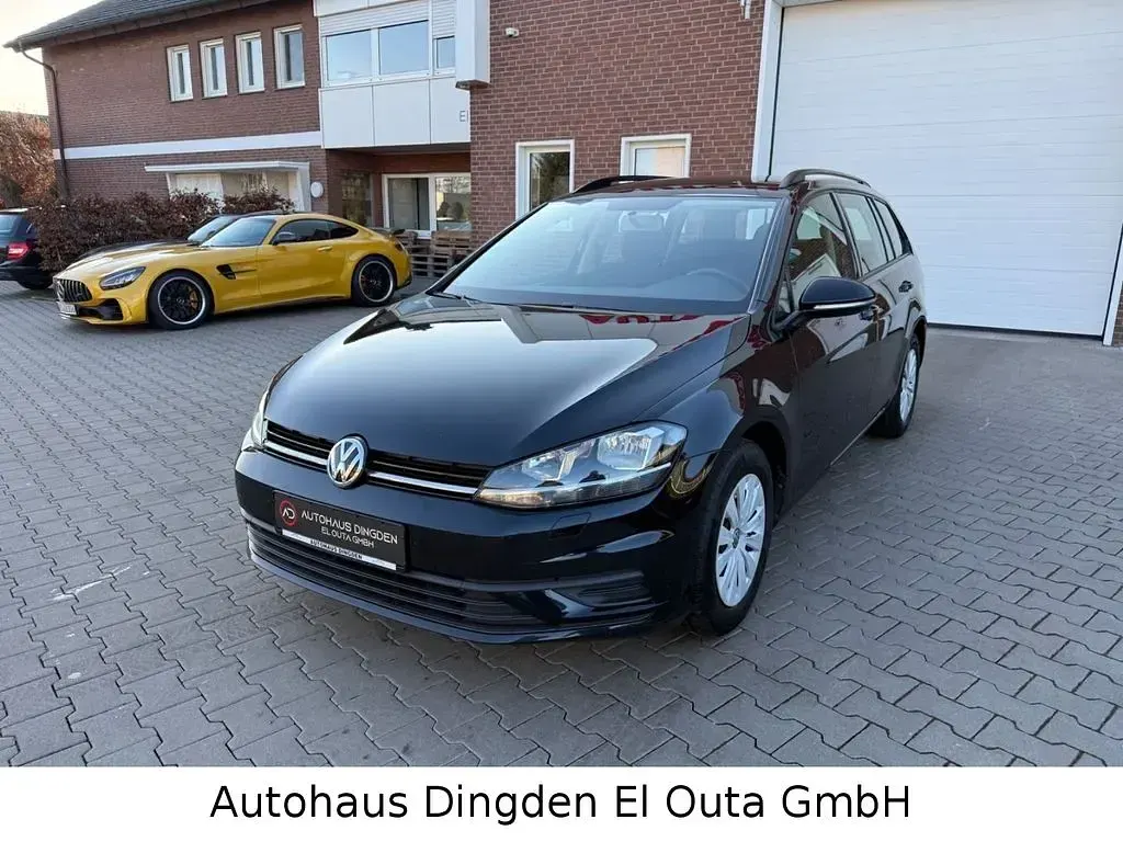 Gebraucht VW Golf VII Trendline 116 PS (85 kW) 2020 Schwarz Kombi