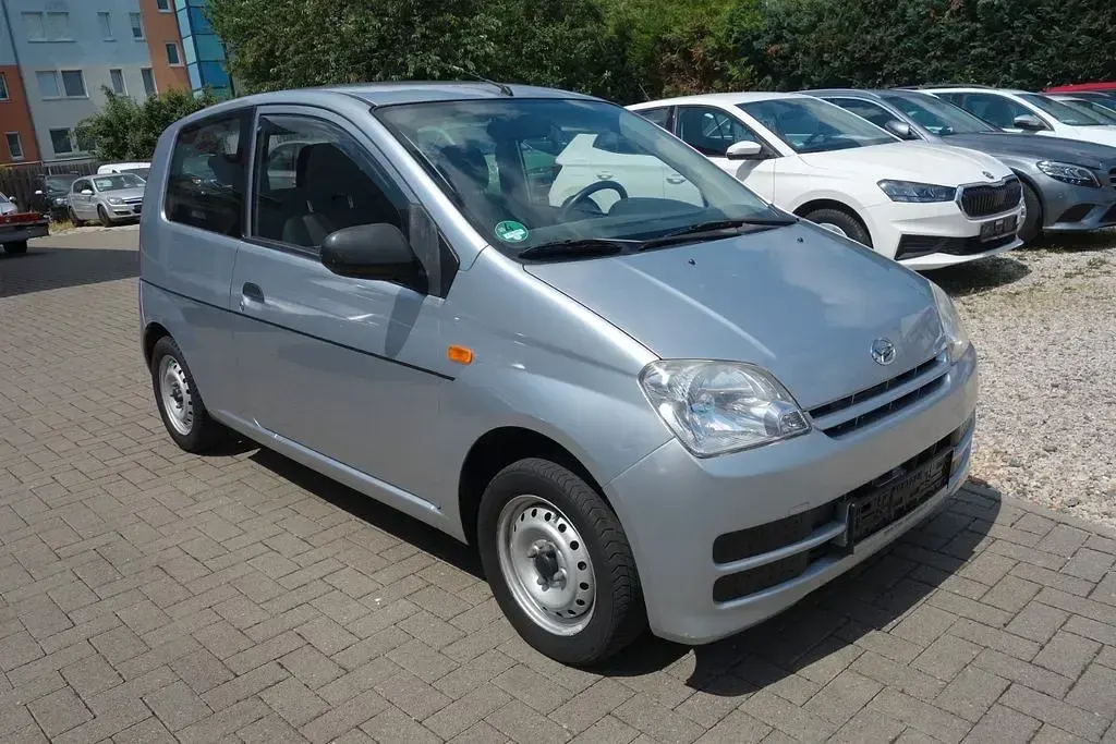 Gebraucht Daihatsu Cuore Plus 58 PS (42 kW) 2006 Silber Kleinwagen