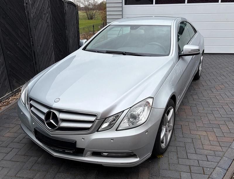Gebraucht Mercedes E250 204 PS (150 kW) 2012 Silber Coupé