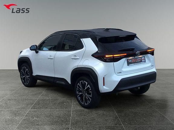 Gebraucht Toyota Yaris Hybrid Advance 130 PS (95 kW) 2024 Platinum weiß metallic / schwarz