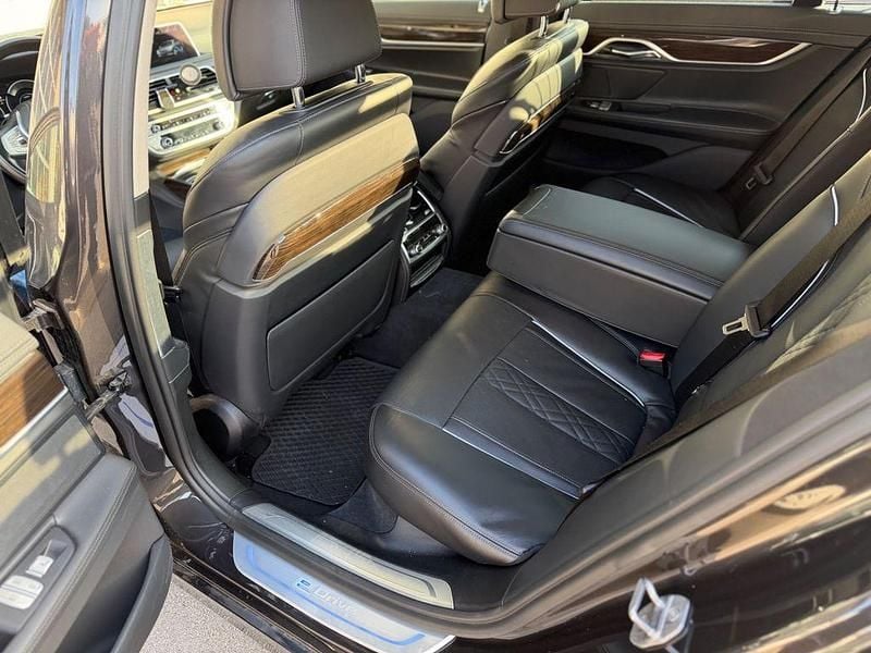 Gebraucht BMW 740 258 PS (189 kW) 2016 Sophistograu brillanteffekt me Limousine