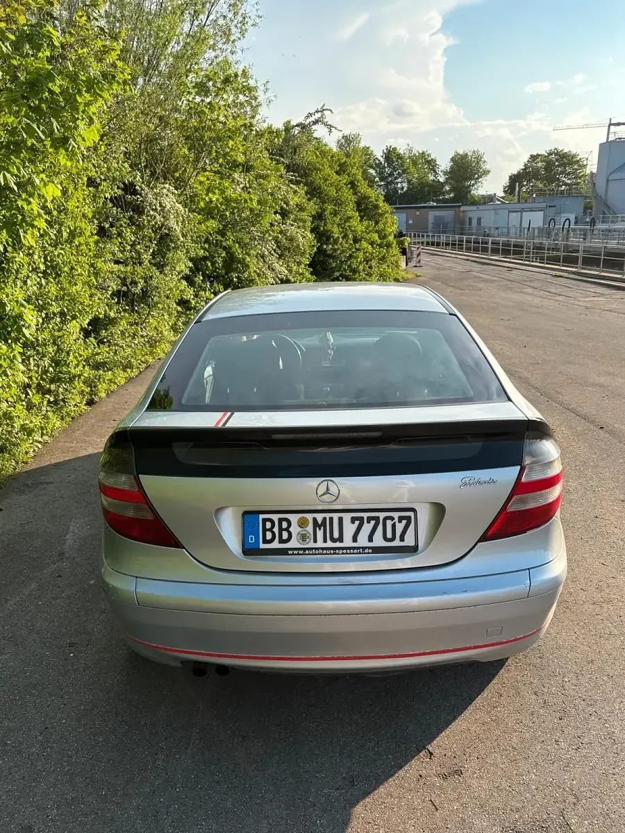 Gebraucht Mercedes C180 143 PS (105 kW) 2004 Silber Coupé