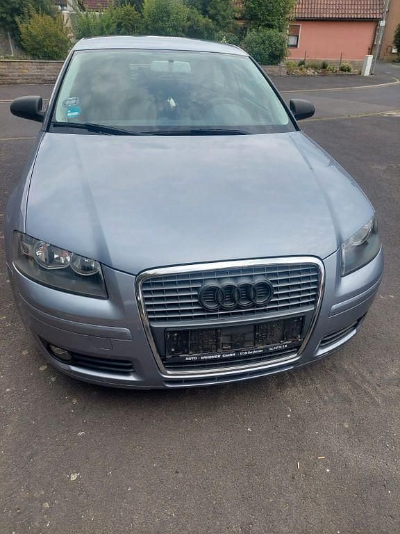 Silber Gebraucht 2006 Audi A3 Ambition Limousine | 1.800 € (Superpreis) - Bild 1/4