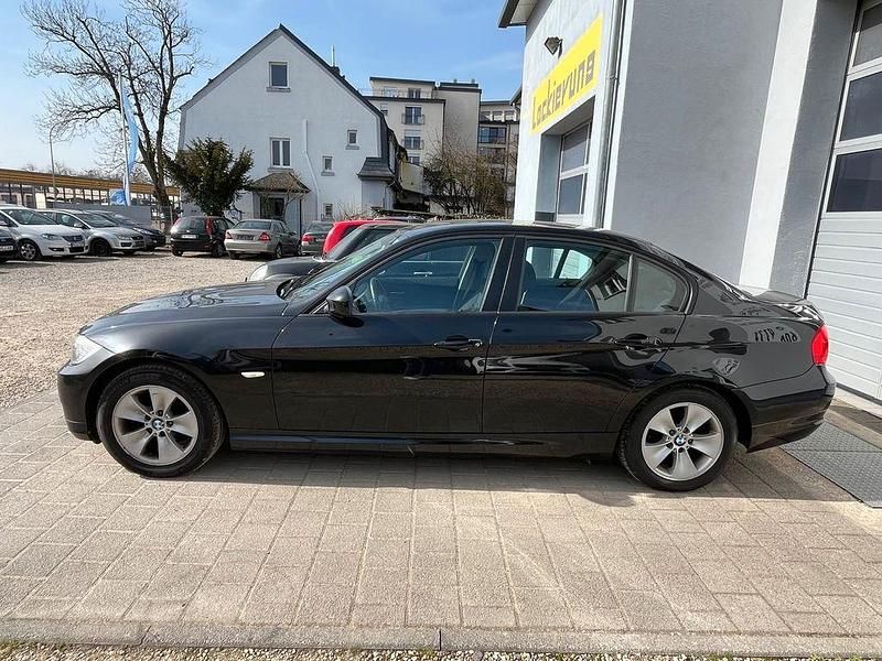 Gebraucht BMW 318 143 PS (105 kW) 2010 Schwarz Limousine