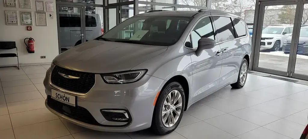 Gebraucht Chrysler Pacifica Touring 286 PS (210 kW) 2022 Silber Van