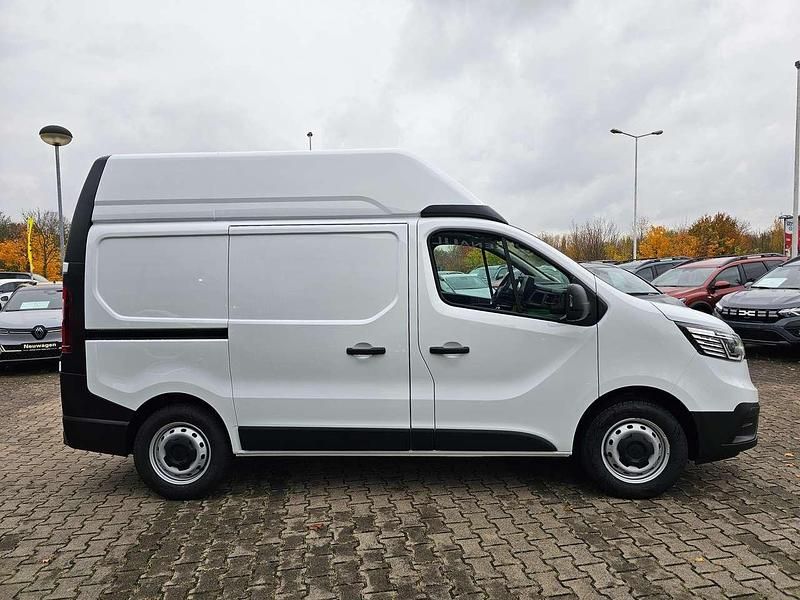 Gebraucht Renault Trafic Komfort 131 PS (96 kW) 2025 Gletscherweiss Van / Kleinbus