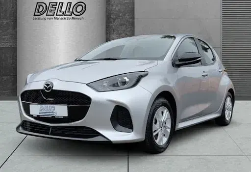Używany Mazda 2 Center-Line 116 KM (85 kW) 2025 Srebrny Sedan/Limuzyna