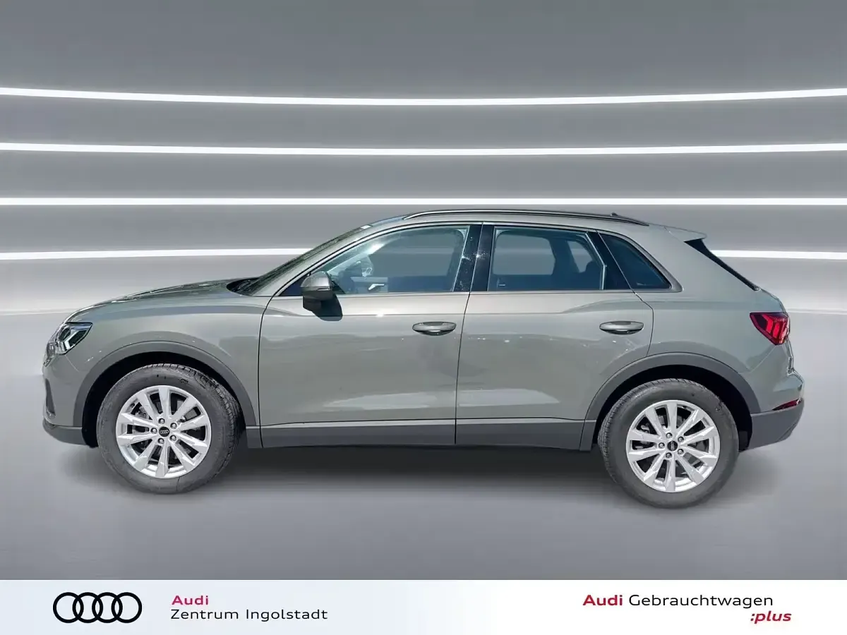 Gebraucht Audi Q3 Comfort 190 PS (139 kW) 2025 Chronosgrau metallic SUV